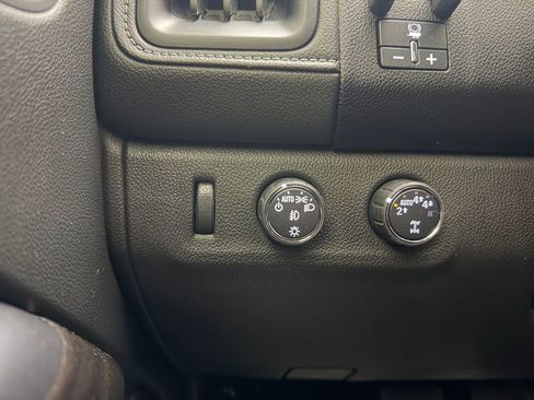 Used 2020 GMC Canyon SLT w/ Driver Alert Package AWD/4WD image 29