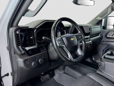 Used 2024 Chevrolet Silverado 2500 LT w/ Convenience Package AWD/4WD image 9