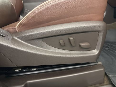 Used 2017 Chevrolet Silverado 2500 High Country w/ Duramax Plus Package image 40