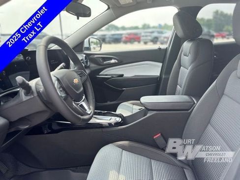 New 2025 Chevrolet Trax LT w/ Driver Confidence Package image 10