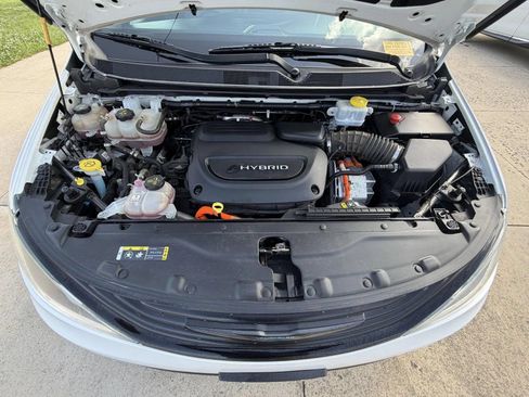 Used 2019 Chrysler Pacifica Touring-L w/ S Appearance Package FWD image 26
