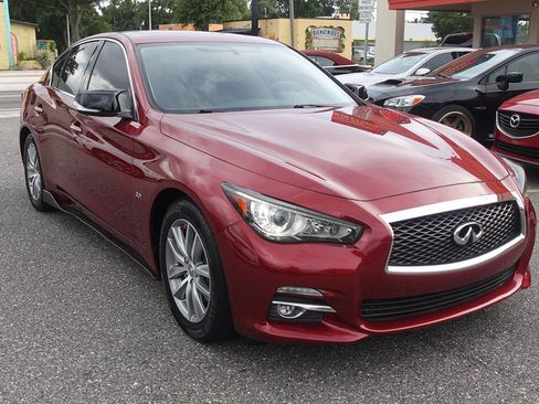 Used 2016 INFINITI Q50 3.0t Premium w/ 3.0T Premium Plus Package RWD image 4