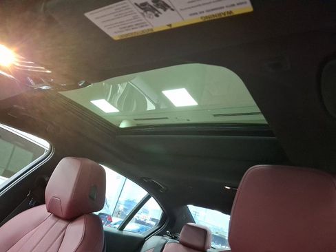 Used 2025 BMW i5 eDrive40i w/ M Sport Package RWD image 11