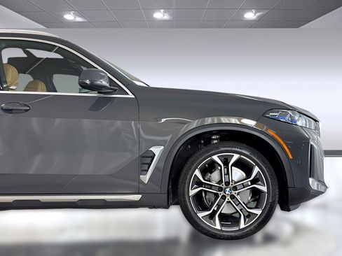 Used 2026 BMW X5 sDrive40i RWD image 37