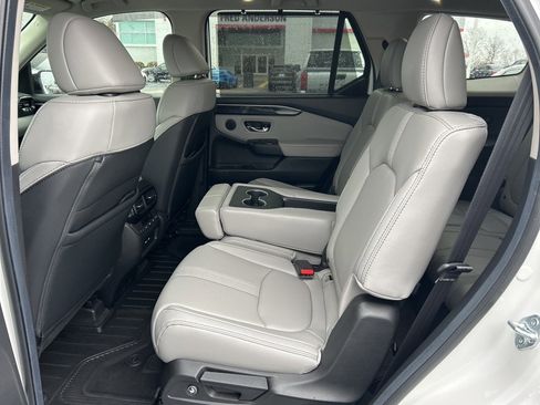 Used 2025 Honda Pilot Touring image 15
