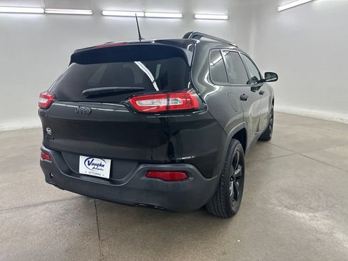 Used 2017 Jeep Cherokee Sport w/ Cold Weather Group AWD/4WD image 13