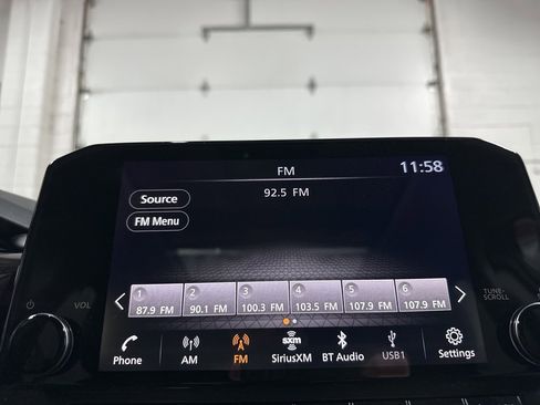 Used 2024 Nissan Pathfinder Platinum image 32