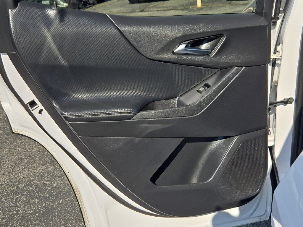 Used 2026 Chevrolet Equinox LT FWD image 27