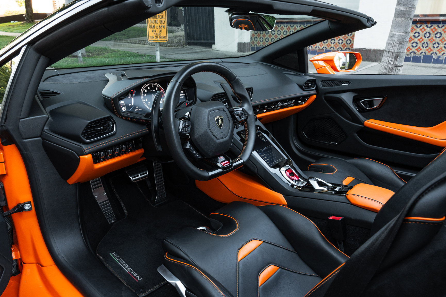 Used 2020 Lamborghini Huracan EVO RWD image 25