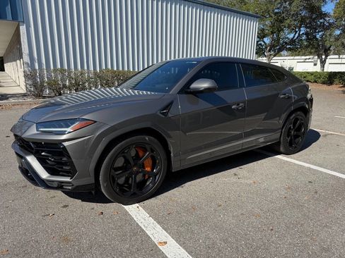 Used 2021 Lamborghini Urus Base AWD 4dr SUV image 2