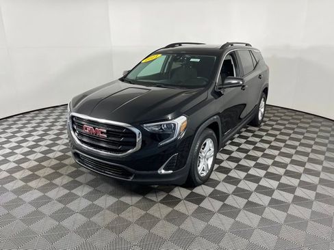 Used 2021 GMC Terrain SLE w/ Driver Convenience Package image 3