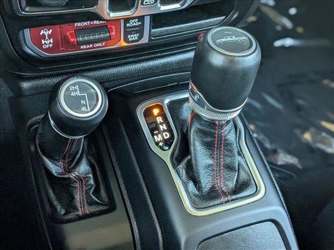 Used 2021 Jeep Gladiator Rubicon image 12