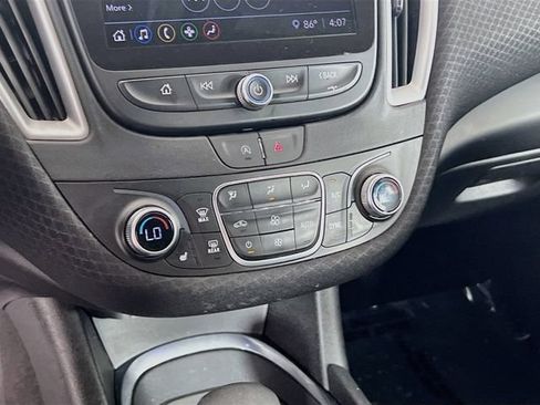 Used 2025 Chevrolet Malibu LT FWD image 13