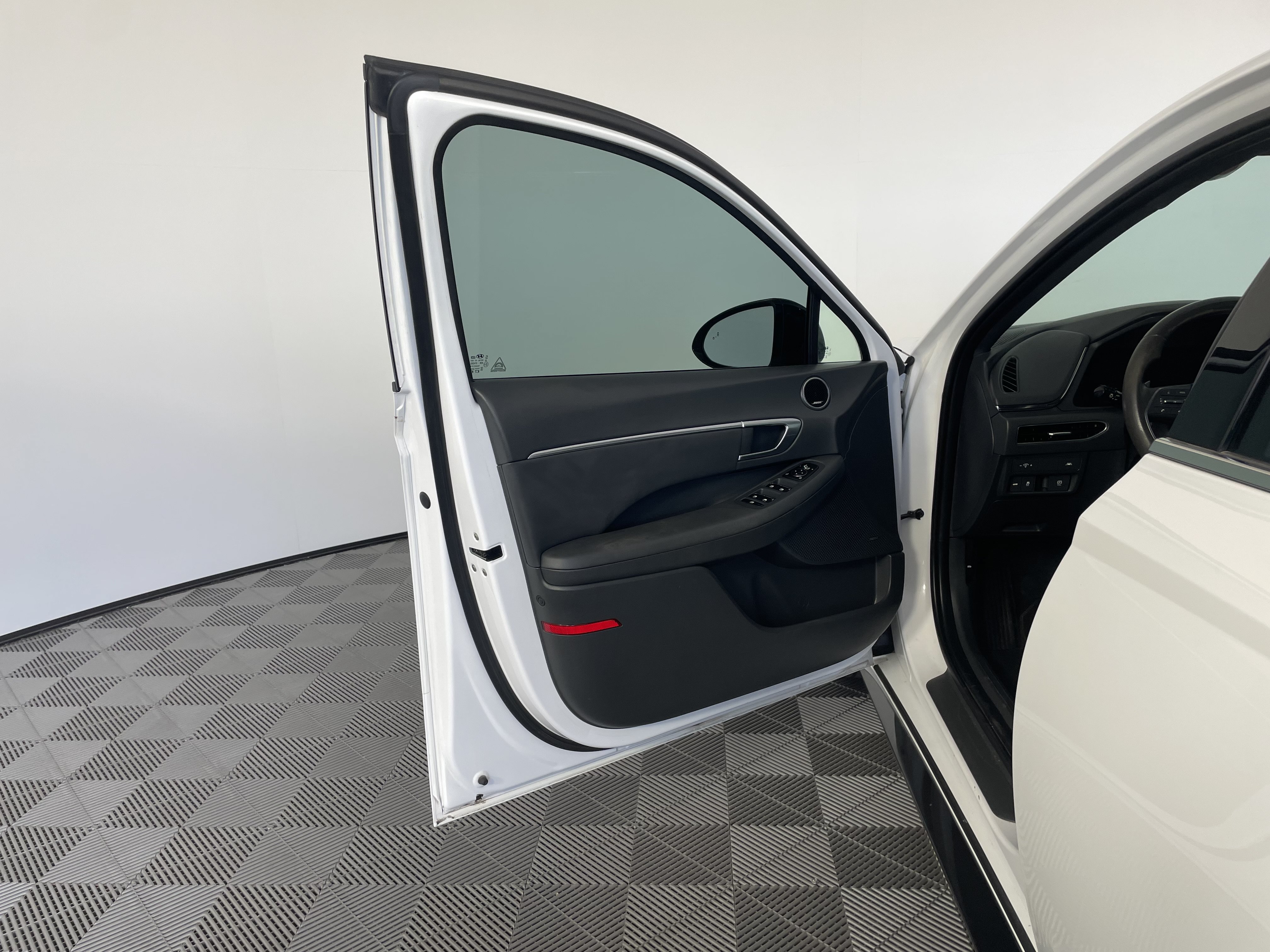 Used 2023 Hyundai Sonata SEL Plus w/ Preferred Accessory Package FWD image 10