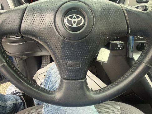 Used 2005 Toyota Matrix image 8