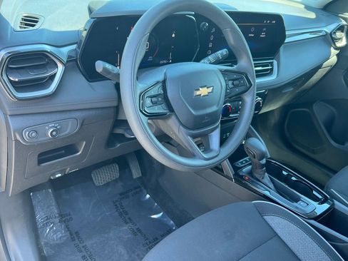 Used 2025 Chevrolet TrailBlazer LT AWD/4WD image 18