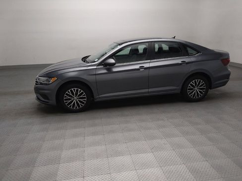 Used 2021 Volkswagen Jetta SE w/ SE Cold Weather Package FWD image 2