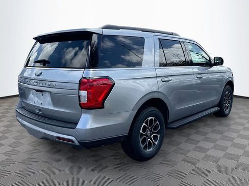 Used 2024 Ford Expedition XLT image 6