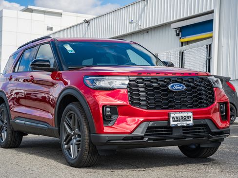 New 2026 Ford Explorer ST-Line w/ ST-Line Street Pack image 1