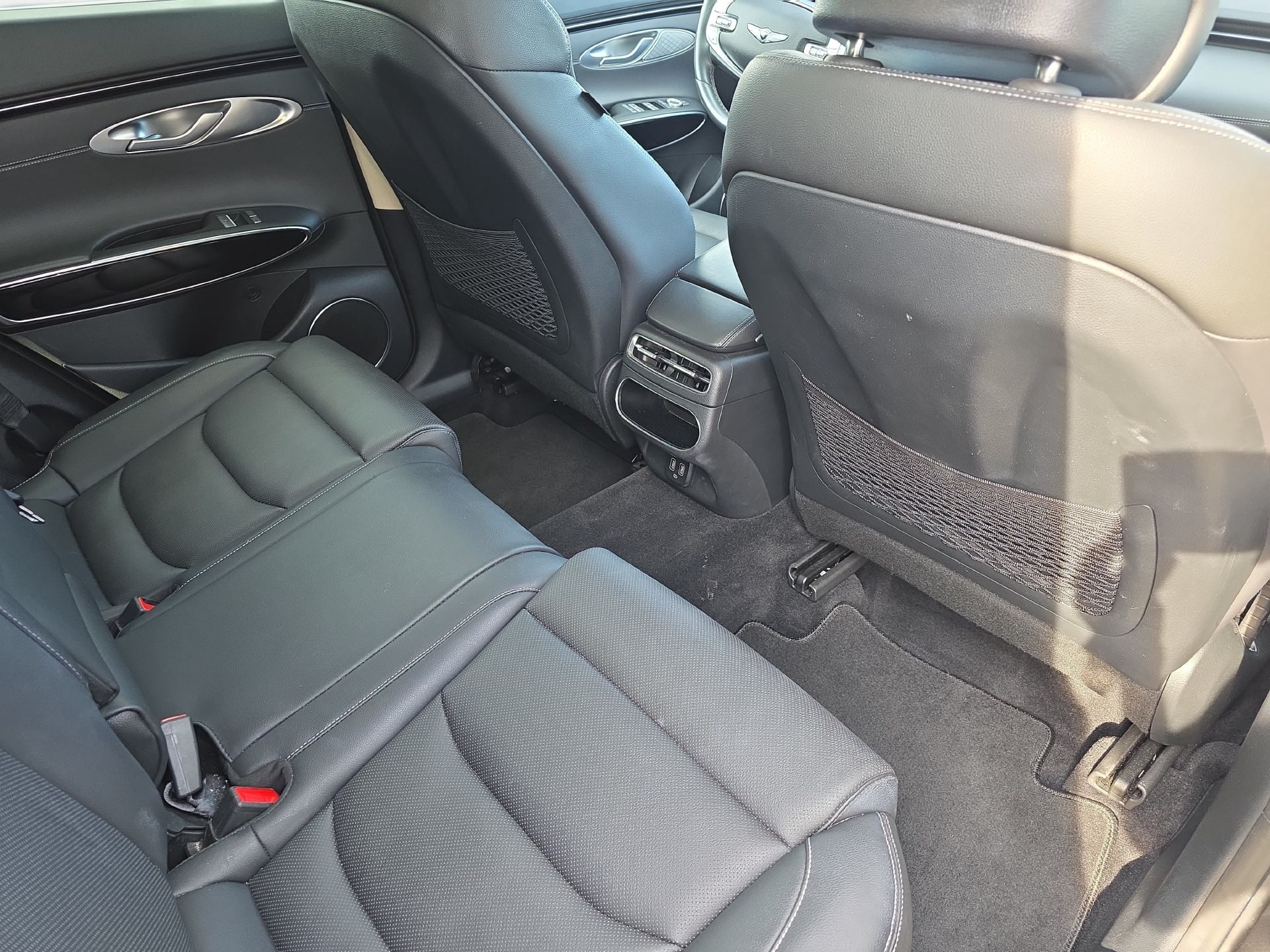 Used 2025 Genesis GV70 2.5T AWD/4WD image 11