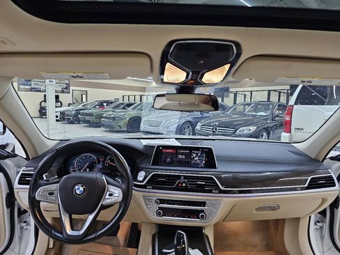 Used 2019 BMW 740i RWD image 30