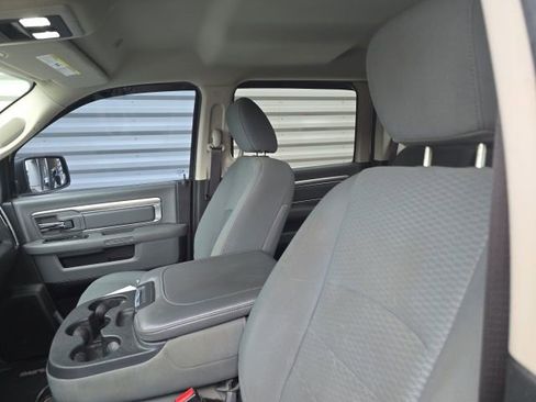 Used 2019 RAM 1500 Classic SLT image 8