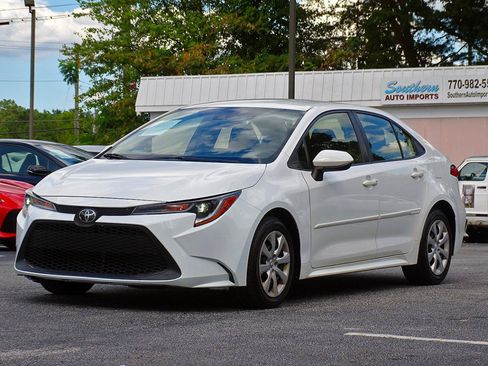 Used 2020 Toyota Corolla LE FWD image 6