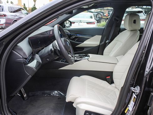 Used 2025 BMW i5 M60 image 17