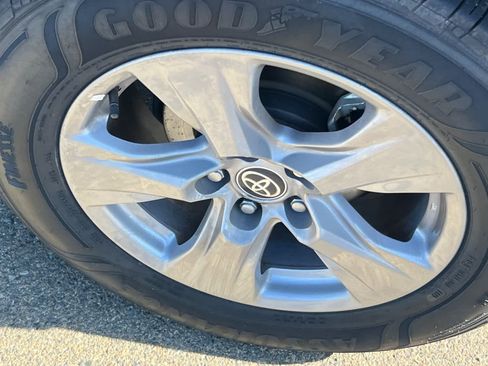 Certified 2023 Toyota RAV4 XLE w/ Convenience Package image 18