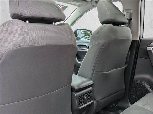 Used 2022 Toyota RAV4 XLE AWD/4WD image 20