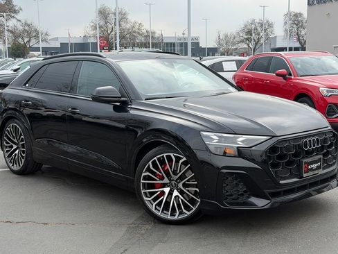 New 2026 Audi SQ8 Prestige image 3