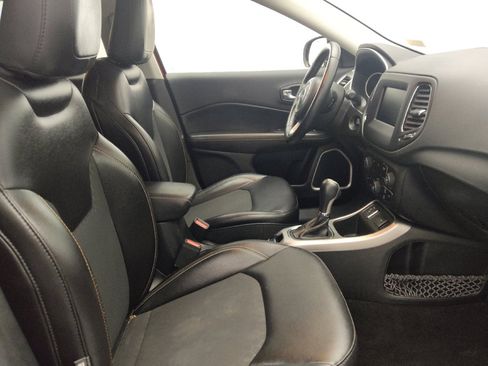 Used 2019 Jeep Compass Latitude w/ Popular Equipment Group FWD image 21