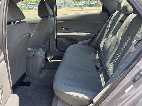 Used 2025 Hyundai Elantra SEL FWD image 27
