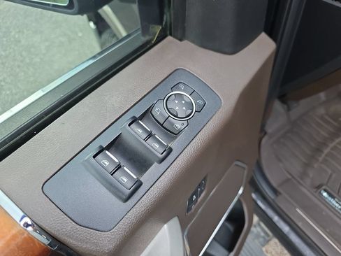 Used 2015 Ford F150 King Ranch w/ Equipment Group 601A Luxury AWD/4WD image 20