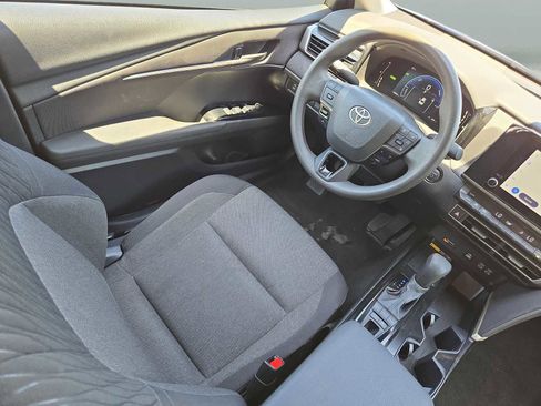 Used 2025 Toyota Camry LE FWD image 13