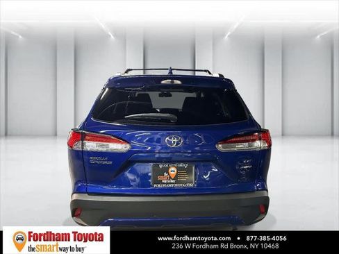 Certified 2022 Toyota Corolla Cross LE image 5