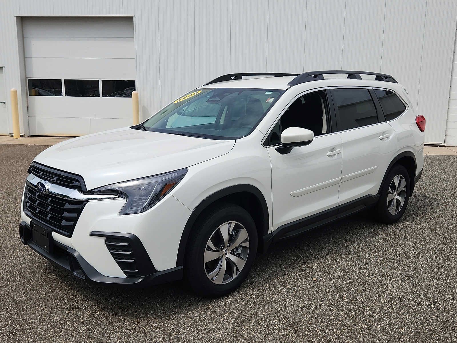 Used 2025 Subaru Ascent Premium AWD/4WD image 3