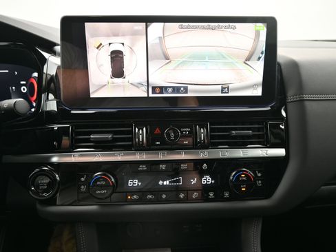 New 2026 Nissan Pathfinder Platinum FWD image 16