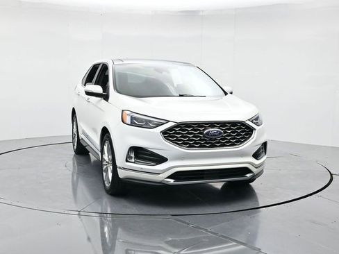 Certified 2022 Ford Edge Titanium w/ Equipment Group 301A image 4