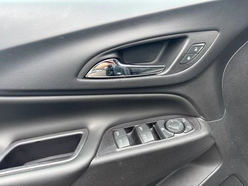 Used 2019 Chevrolet Equinox LT AWD/4WD image 16