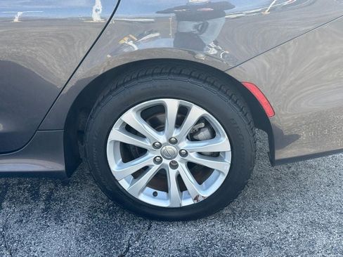 Used 2016 Chrysler 200 Limited FWD image 6