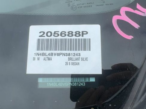 Used 2023 Nissan Altima 2.5 S FWD image 19