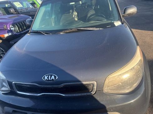 Used 2015 Kia Soul + image 2