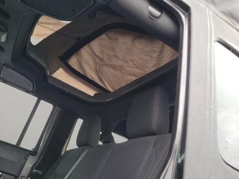 Used 2017 Jeep Wrangler Unlimited Sport image 19