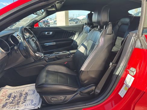 Used 2019 Ford Mustang Premium image 9