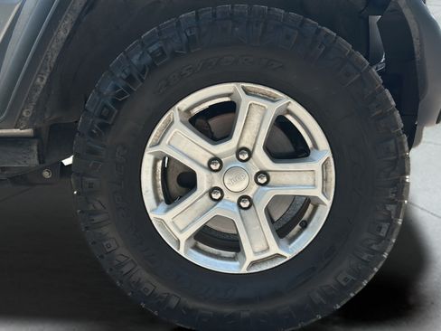 Used 2020 Jeep Wrangler Sport AWD/4WD image 32
