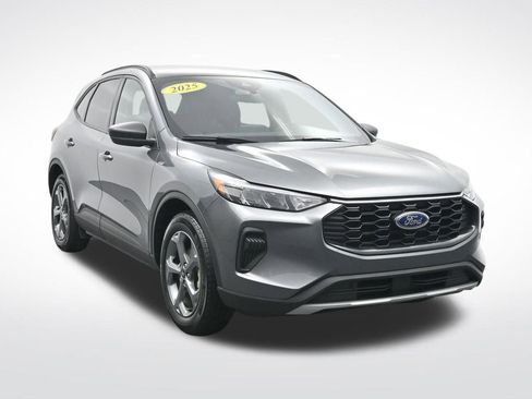 Used 2025 Ford Escape ST-Line image 3
