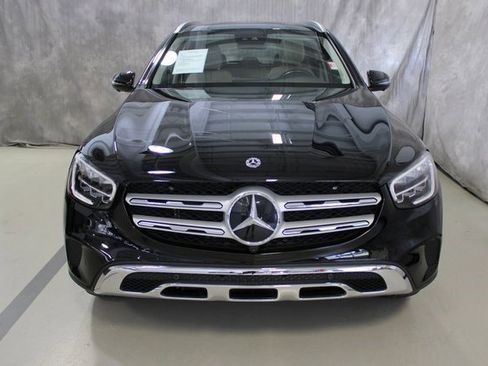 Used 2022 Mercedes-Benz GLC 300 4MATIC w/ Premium Package Lite image 3