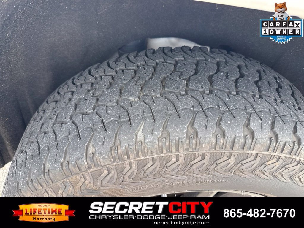 Used 2022 Jeep Grand Cherokee Laredo X AWD/4WD image 15
