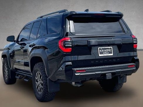 Used 2025 Toyota 4Runner SR5 AWD/4WD image 11